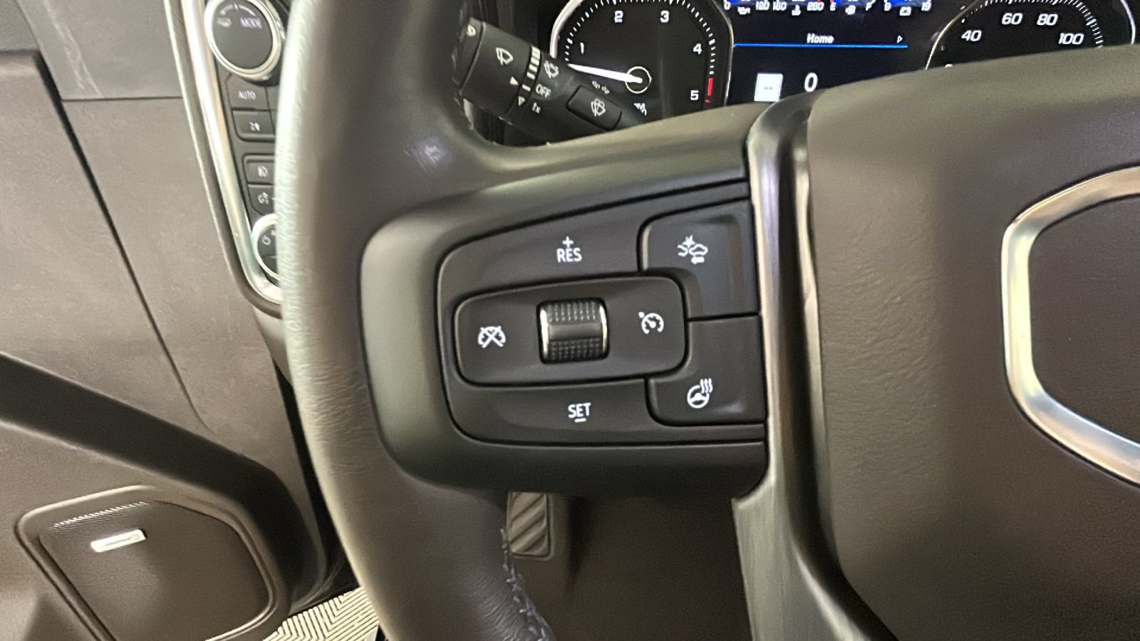 Used 2020 GMC Sierra 3500 Denali w/ Denali Ultimate Package AWD/4WD image 18