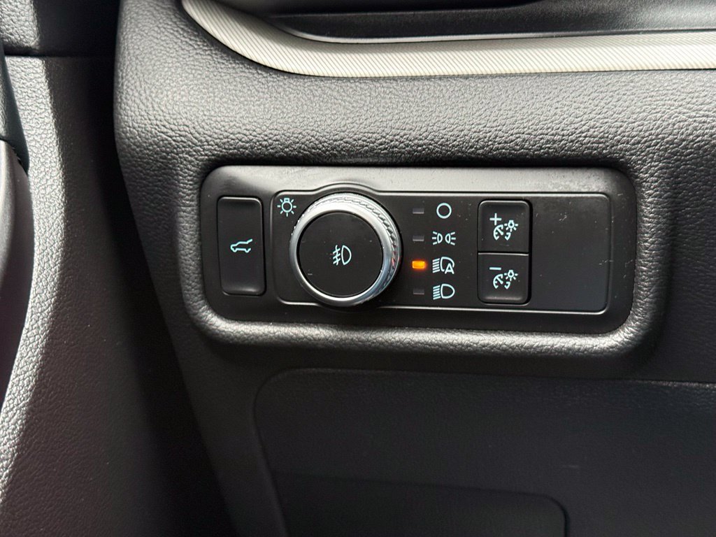 Used 2020 Ford Explorer XLT w/ Equipment Group 202A AWD/4WD image 21