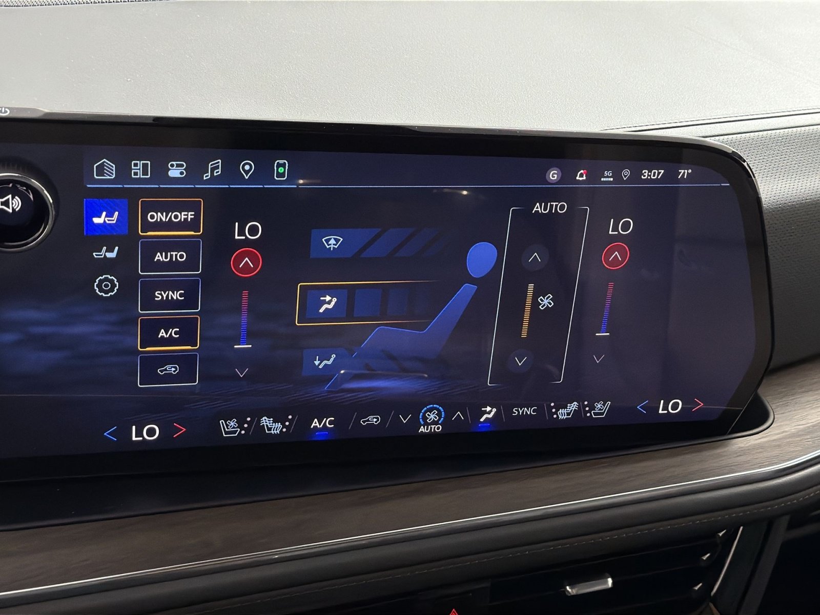 New 2026 Chevrolet Suburban High Country AWD/4WD image 21