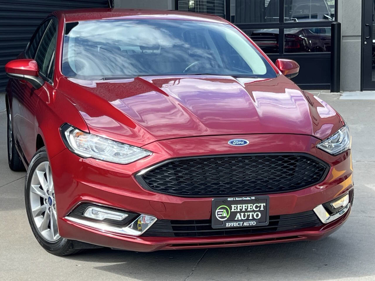 Used 2017 Ford Fusion SE FWD image 5