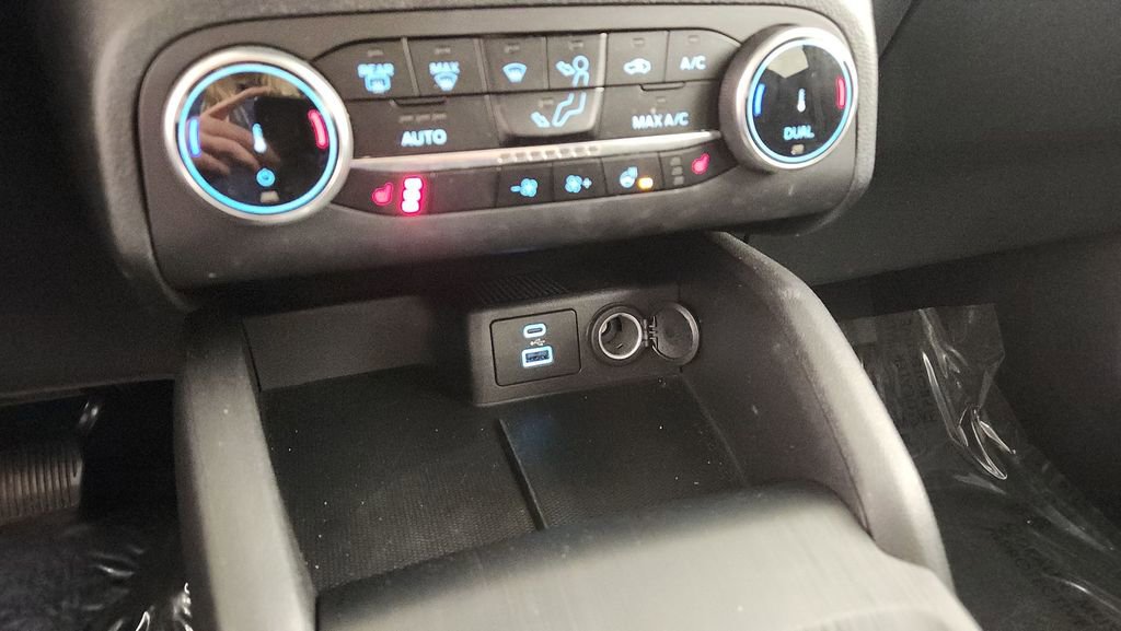 Certified 2023 Ford Escape Active AWD/4WD image 17