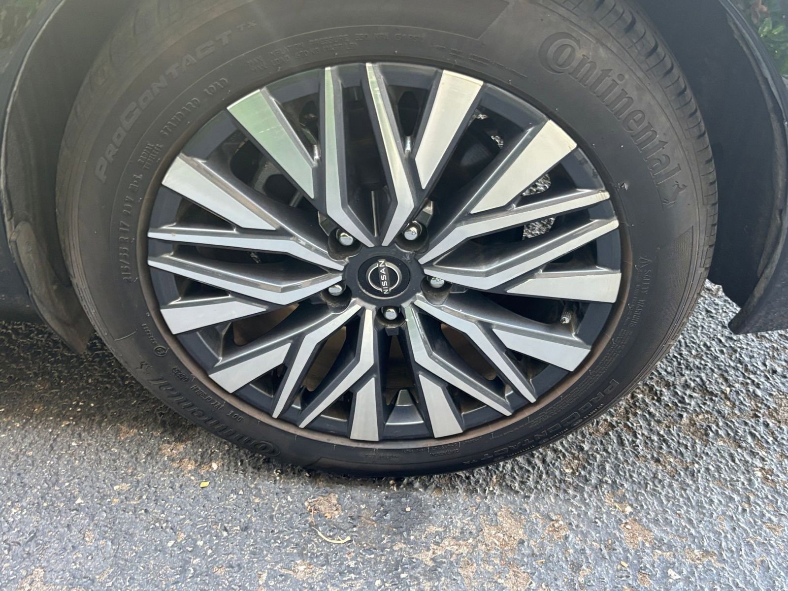 Used 2025 Nissan Altima 2.5 SV FWD image 30