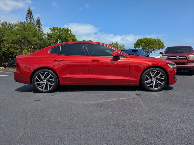 Used 2020 Volvo S60 T6 Momentum image 3