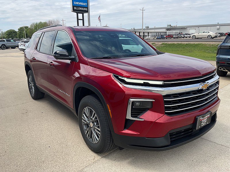 New 2026 Chevrolet Traverse LT w/ Driver Confidence Package AWD/4WD image 4