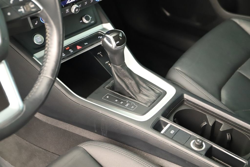 Used 2020 Audi Q3 2.0T Premium w/ Convenience Package AWD/4WD image 18