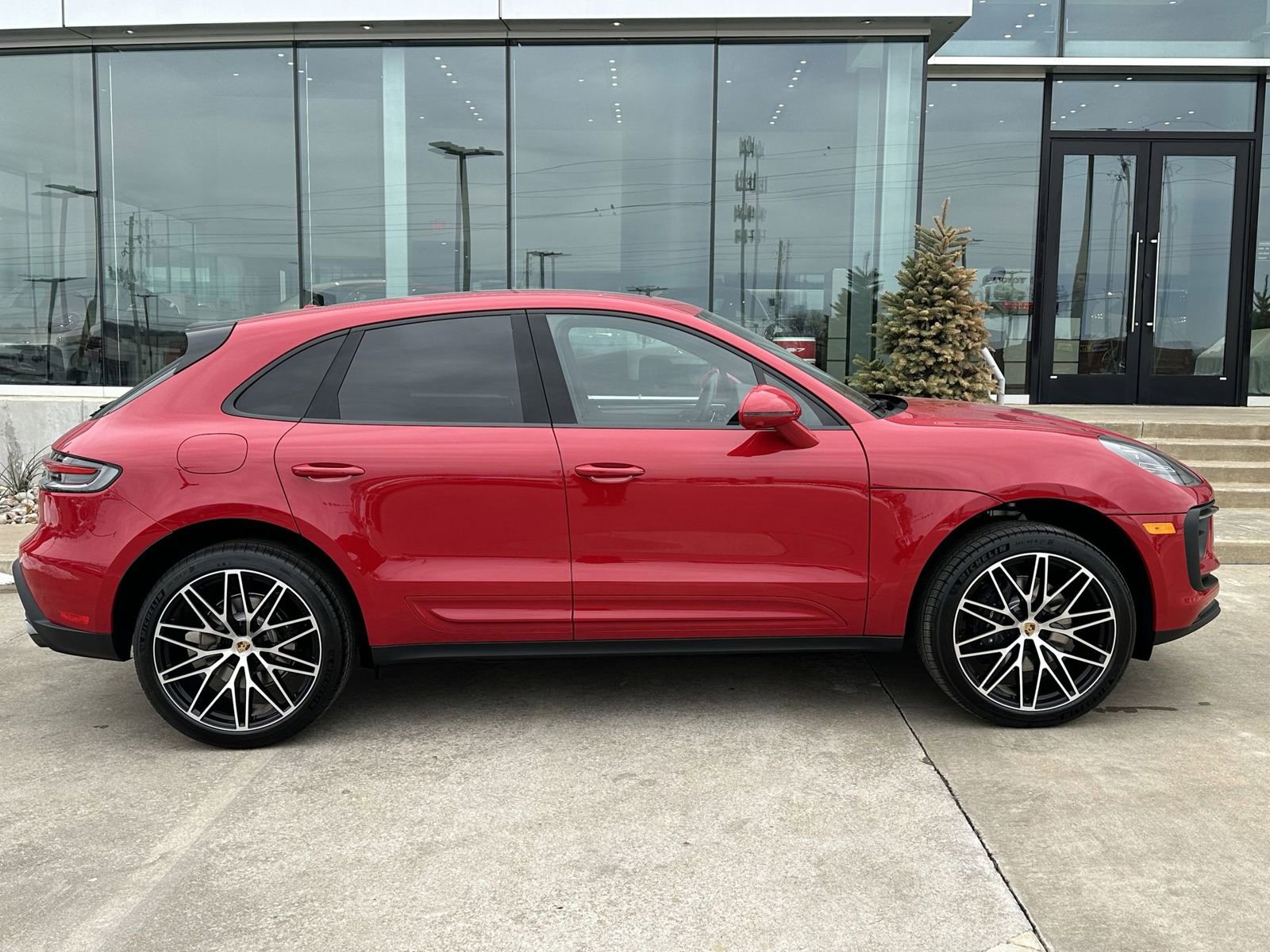 New 2026 Porsche Macan image 8