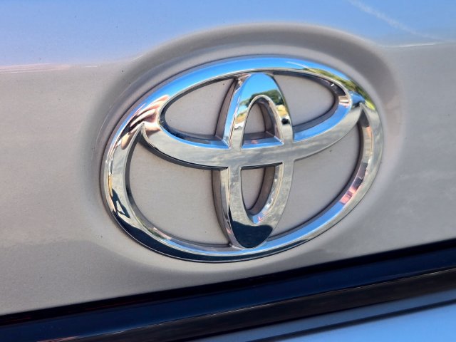 Used 2024 Toyota Corolla SE FWD image 18