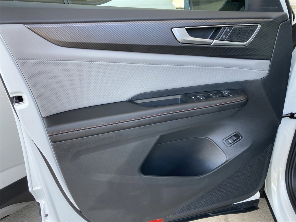 New 2026 Volkswagen Atlas Peak Edition image 17