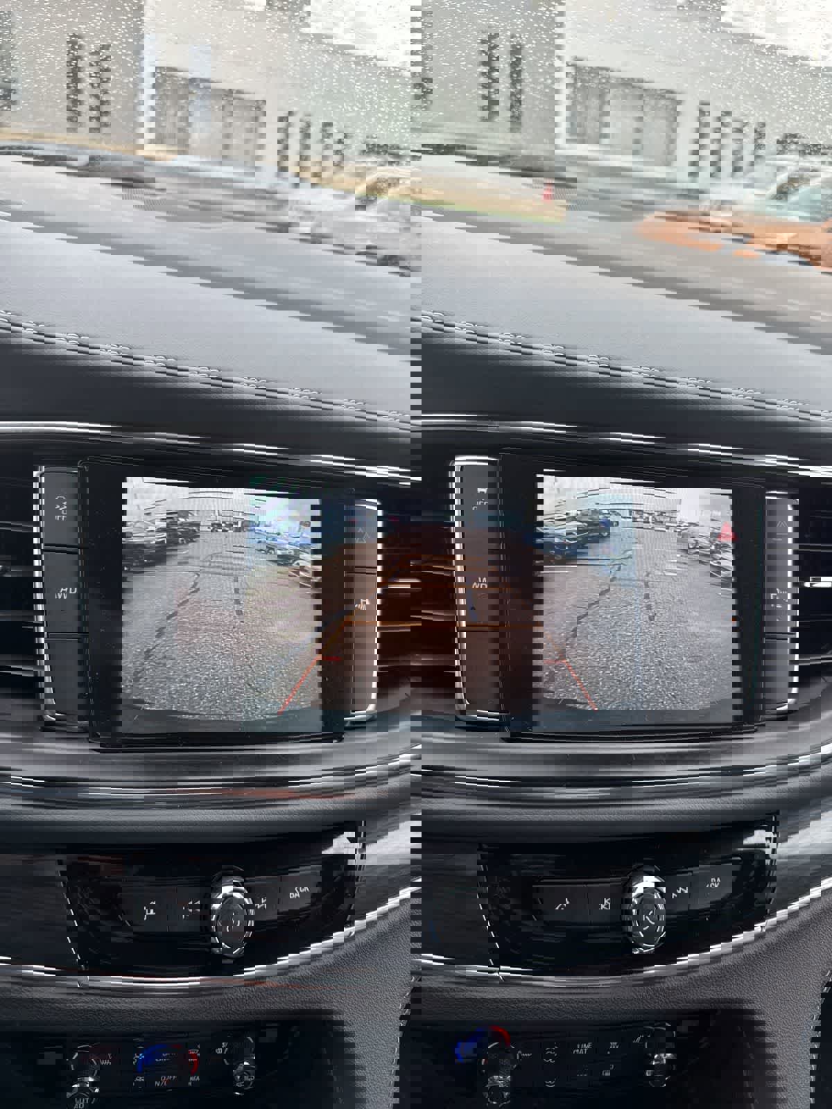 Used 2018 Buick Enclave Essence image 20