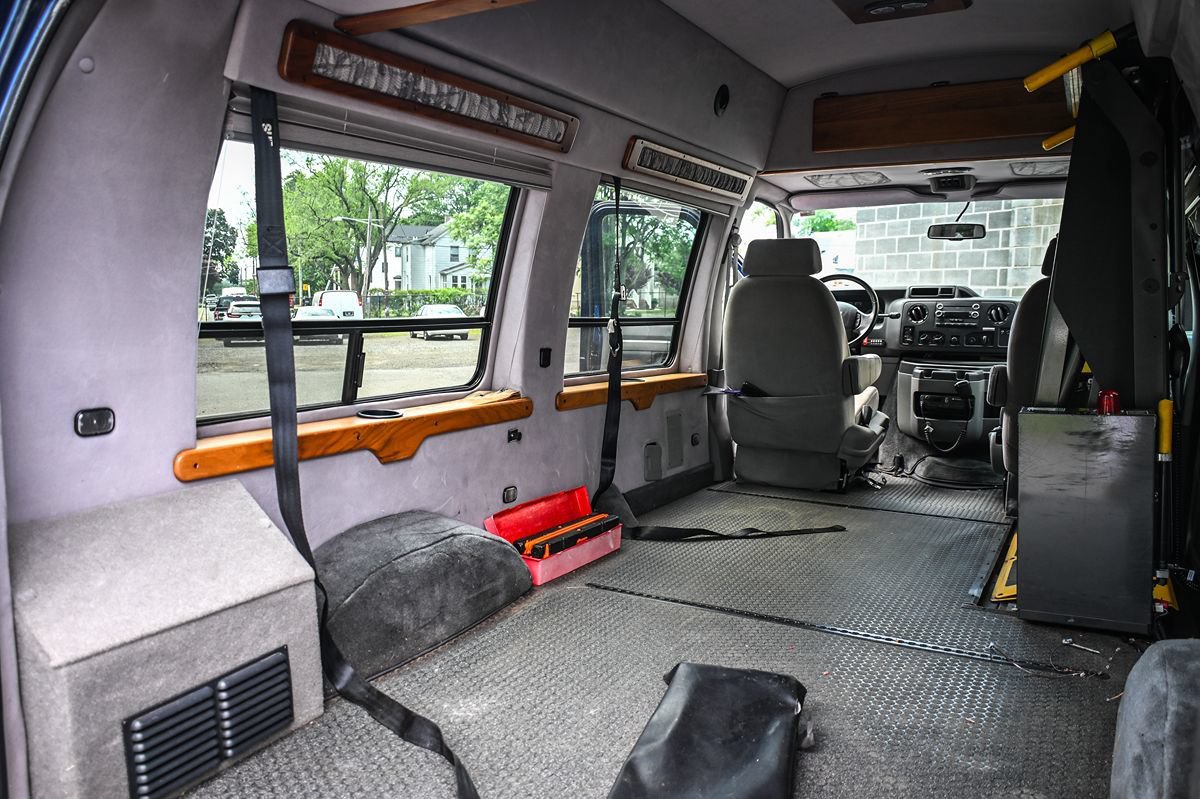 Used 2011 Ford E-150 and Econoline 150 w/ RV Plus Pkg RWD image 12