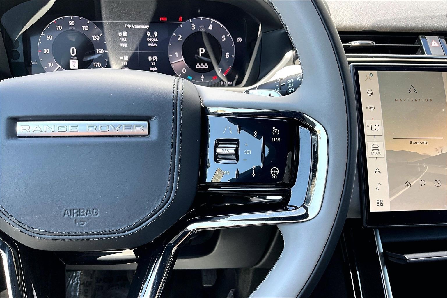 Used 2026 Land Rover Range Rover Velar S AWD/4WD image 19