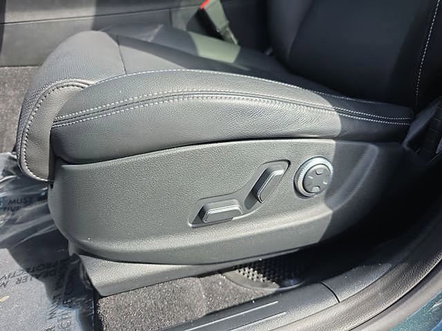 Used 2023 Genesis GV70 2.5T Select w/ Select Package image 59