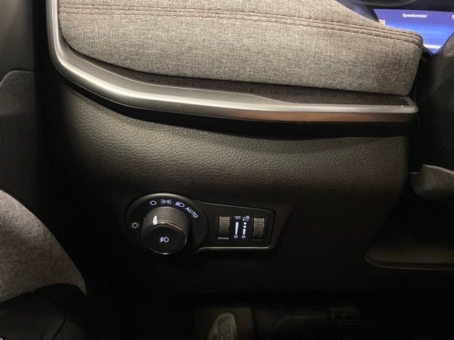 Used 2023 Jeep Compass Latitude w/ Sun and Sound Group AWD/4WD image 17