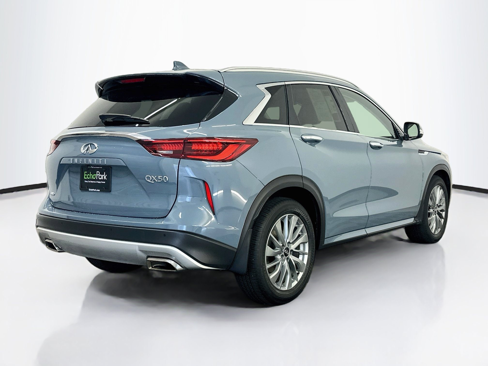 Used 2023 INFINITI QX50 Luxe AWD/4WD image 9