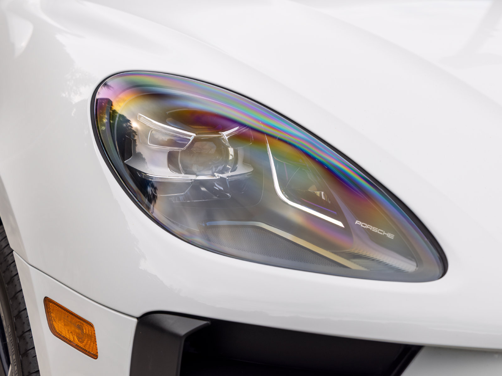 Certified 2021 Porsche Macan AWD/4WD image 15