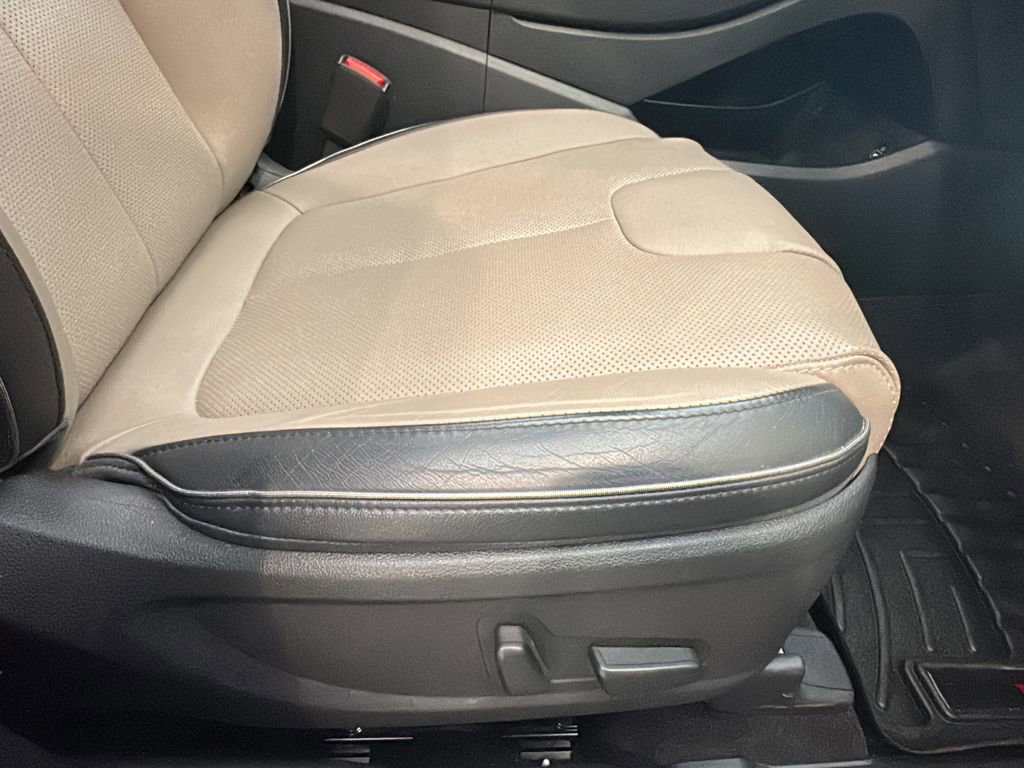 Certified 2022 Hyundai Santa Fe SEL w/ Convenience + Premium Package image 17