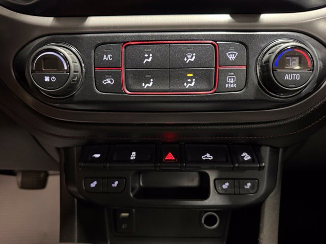 Used 2016 GMC Canyon SLE w/ All Terrain Package RWD image 38