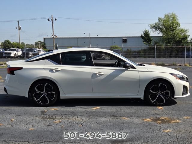 Used 2023 Nissan Altima 2.5 SR FWD image 6
