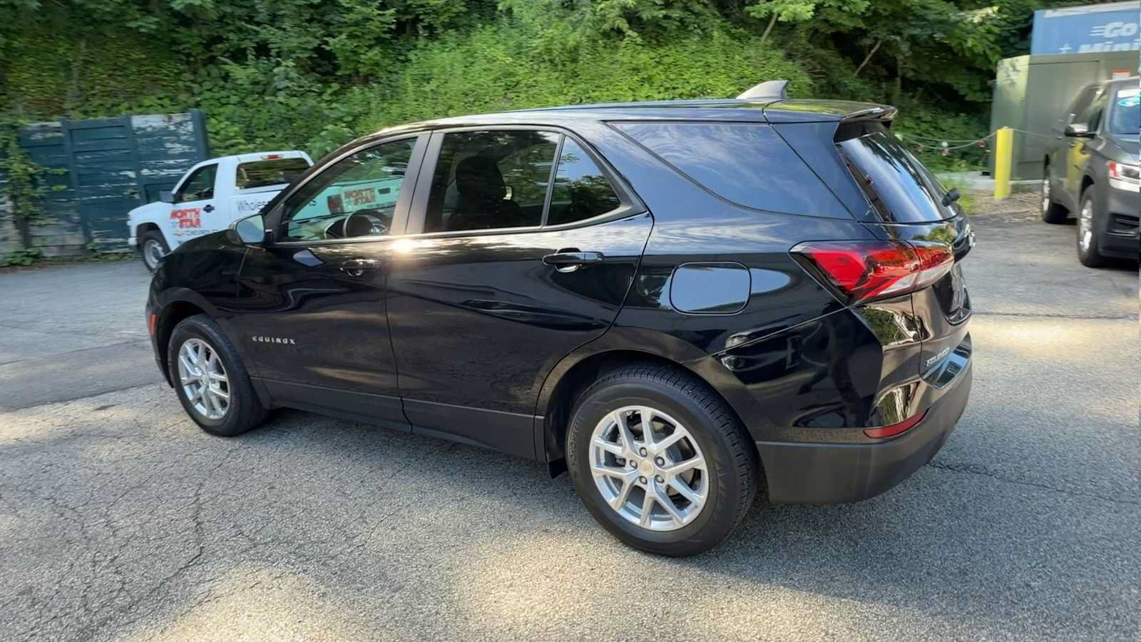 Used 2023 Chevrolet Equinox LS w/ LS Convenience Package AWD/4WD image 6