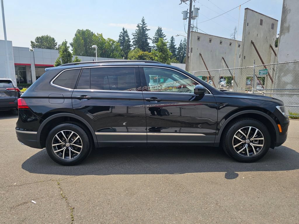 Used 2021 Volkswagen Tiguan SE w/ Panoramic Sunroof Package AWD/4WD image 8