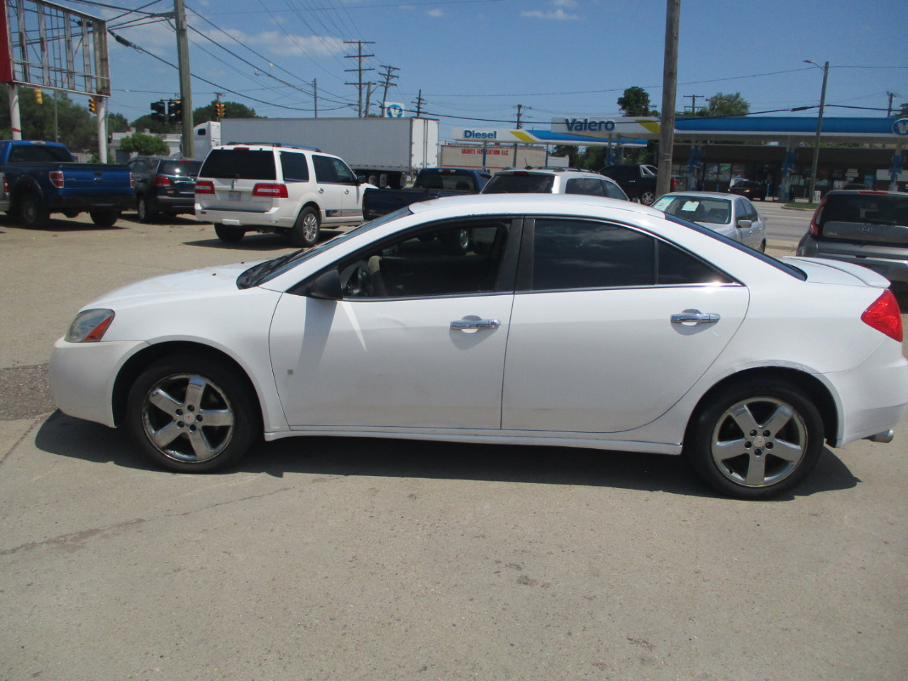 Used 2009 Pontiac G6 Sedan w/ Sport Package 2 image 4