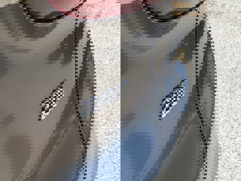 Used 2020 Hyundai Santa Fe Limited image 6