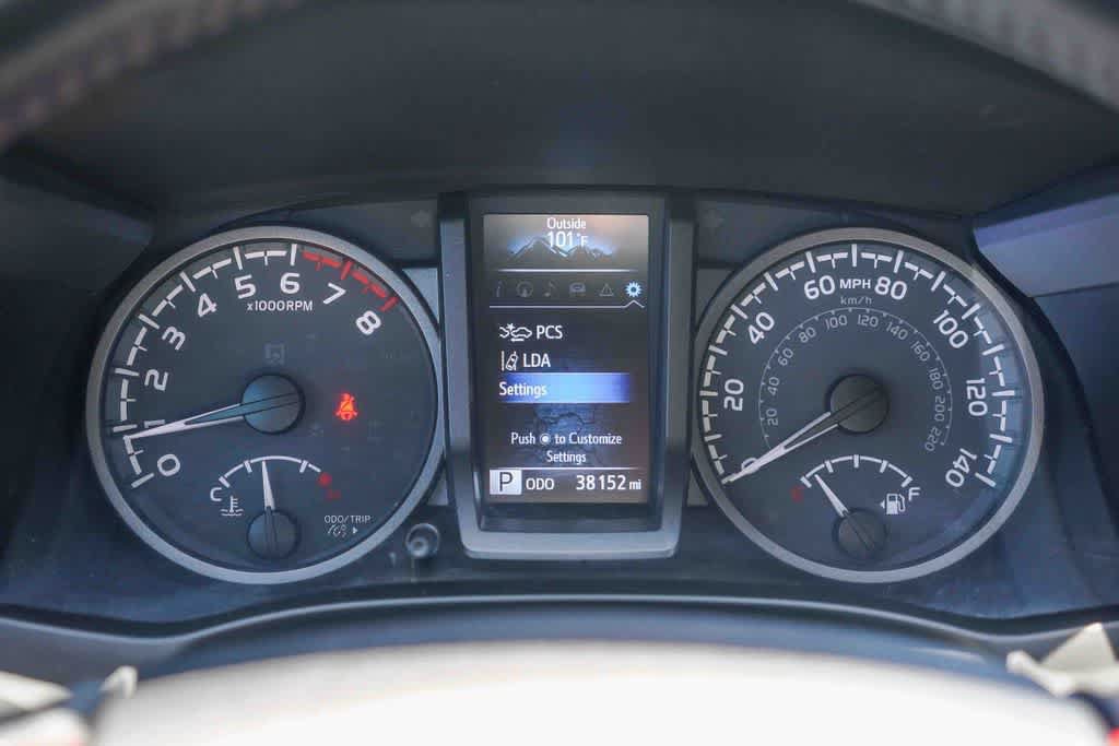 Used 2021 Toyota Tacoma TRD Off-Road w/ TRD Premium Off Road Package AWD/4WD image 23