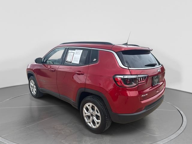 Used 2025 Jeep Compass Latitude w/ Convenience Group AWD/4WD image 6