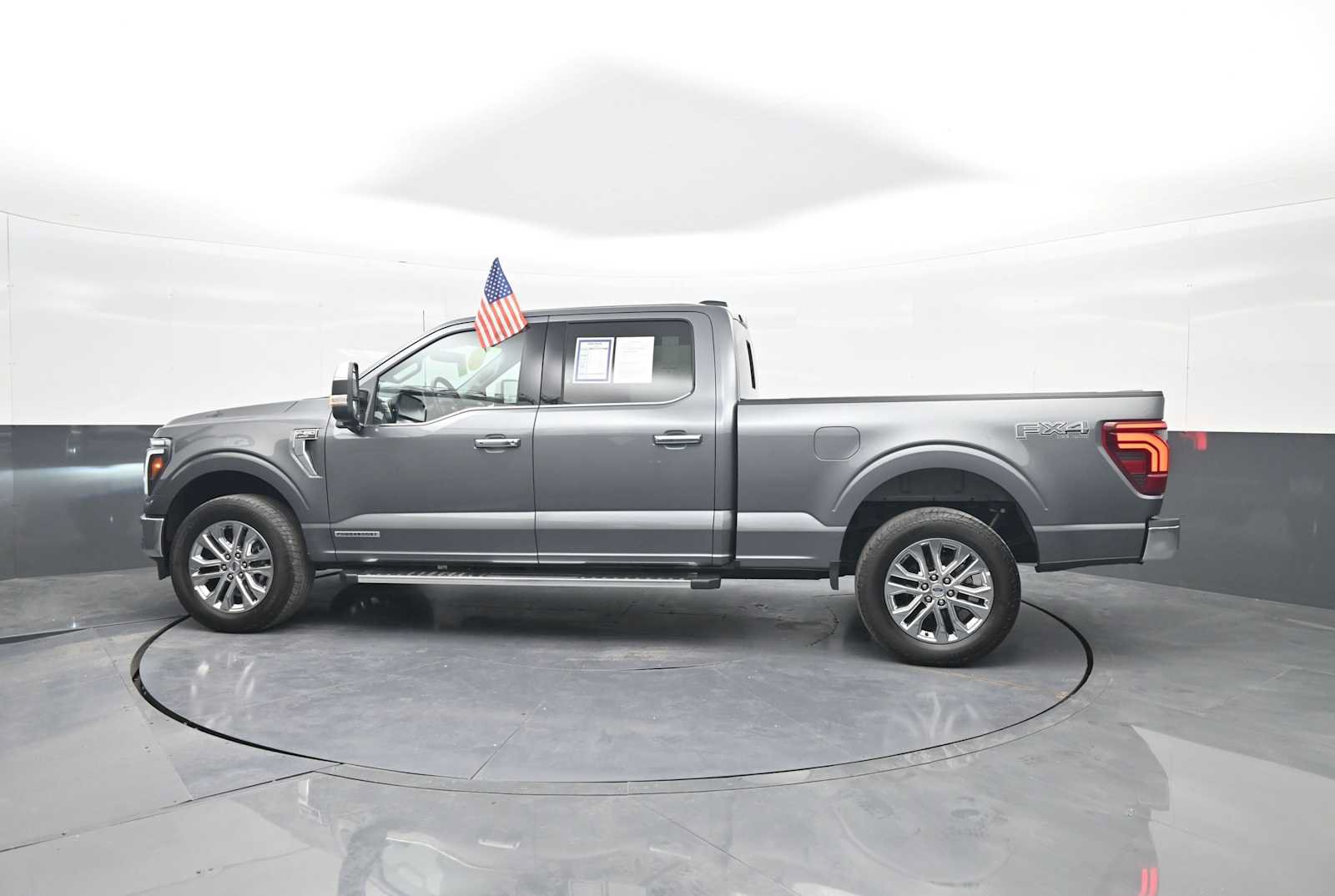 Used 2025 Ford F150 Lariat w/ Equipment Group 502A High AWD/4WD image 5
