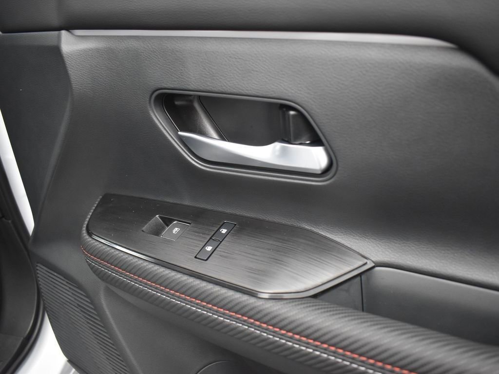 New 2026 Nissan Kicks SR w/ Illumination Package image 25