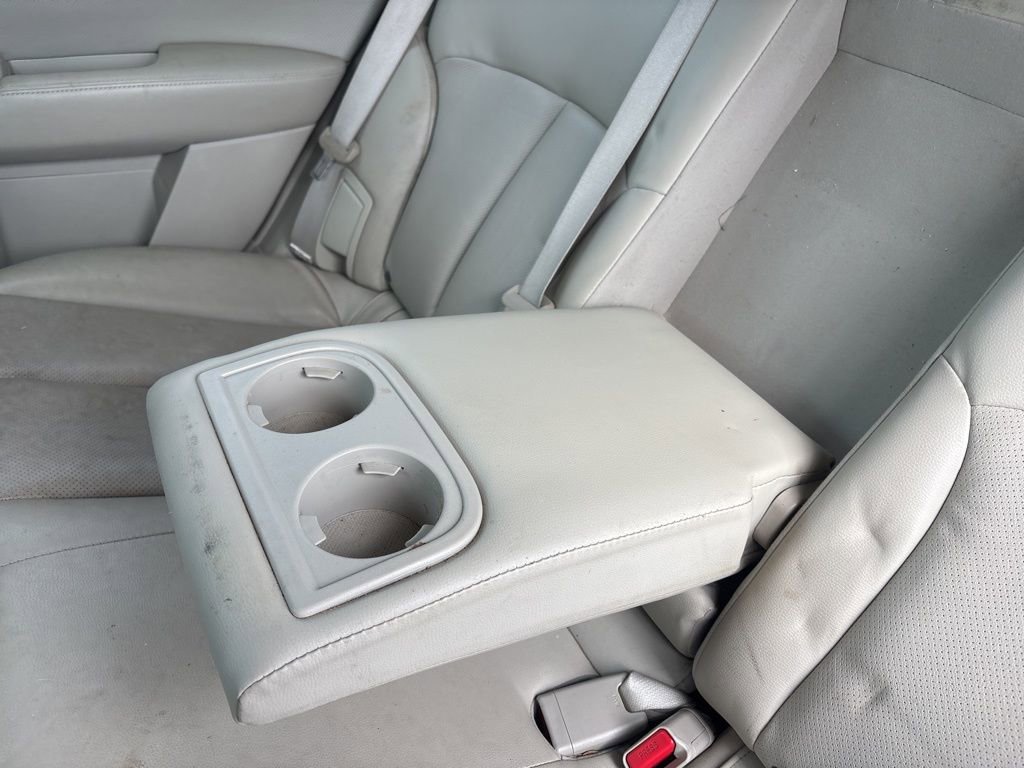 Used 2011 Subaru Outback 3.6R Limited image 16