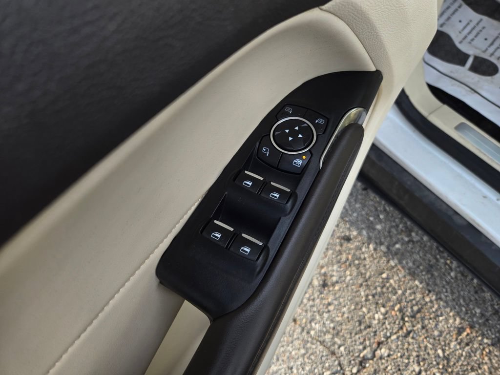 Used 2016 Lincoln MKC Reserve w/ Lincoln MKC Climate Package FWD image 13
