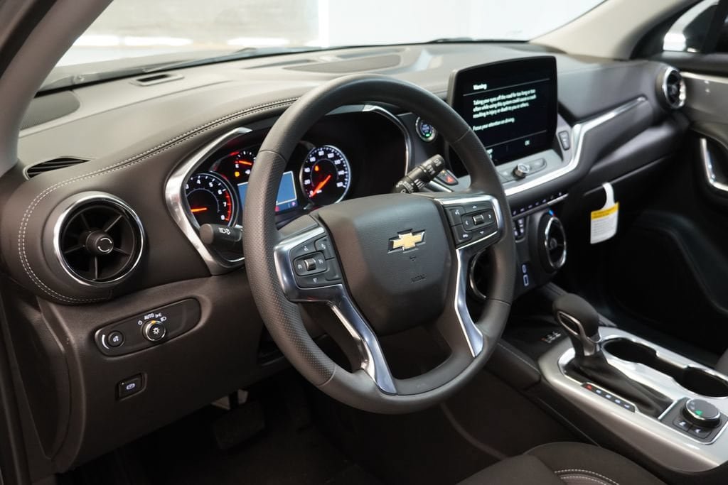 New 2026 Chevrolet Blazer LT w/ Convenience Package FWD image 6