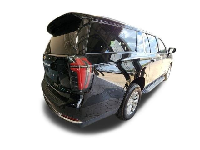 Used 2025 Chevrolet Suburban LS image 6