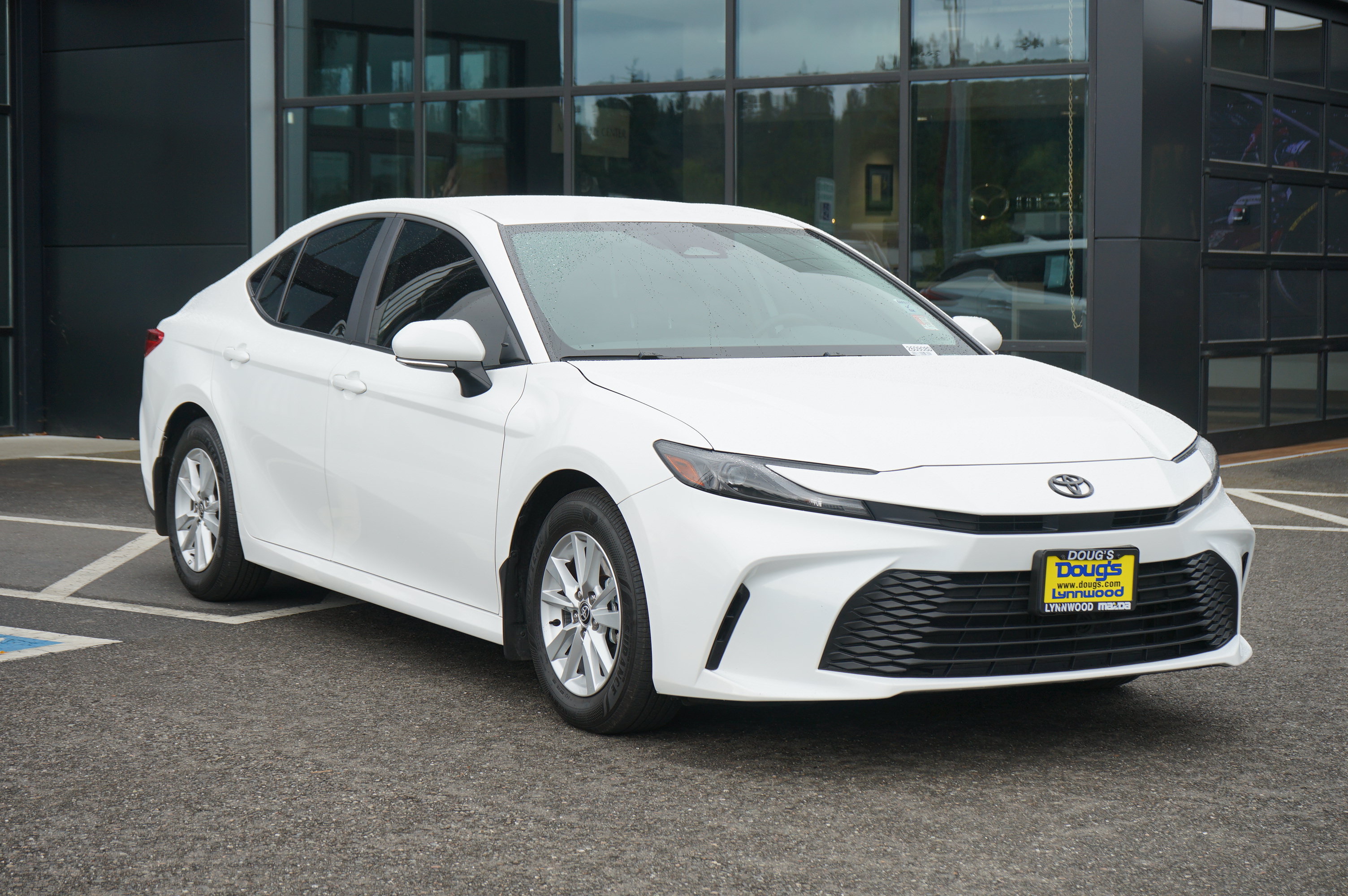Used 2025 Toyota Camry LE FWD image 11