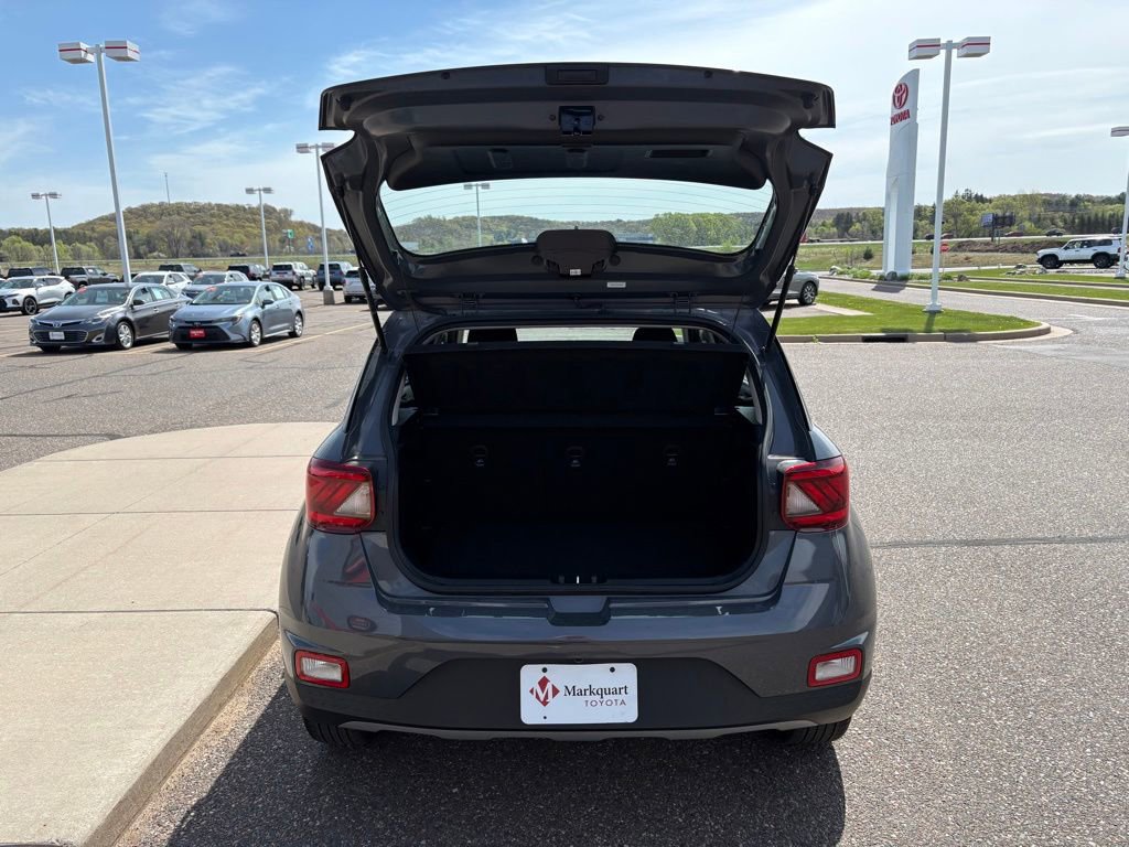 Used 2025 Hyundai Venue SEL FWD image 4
