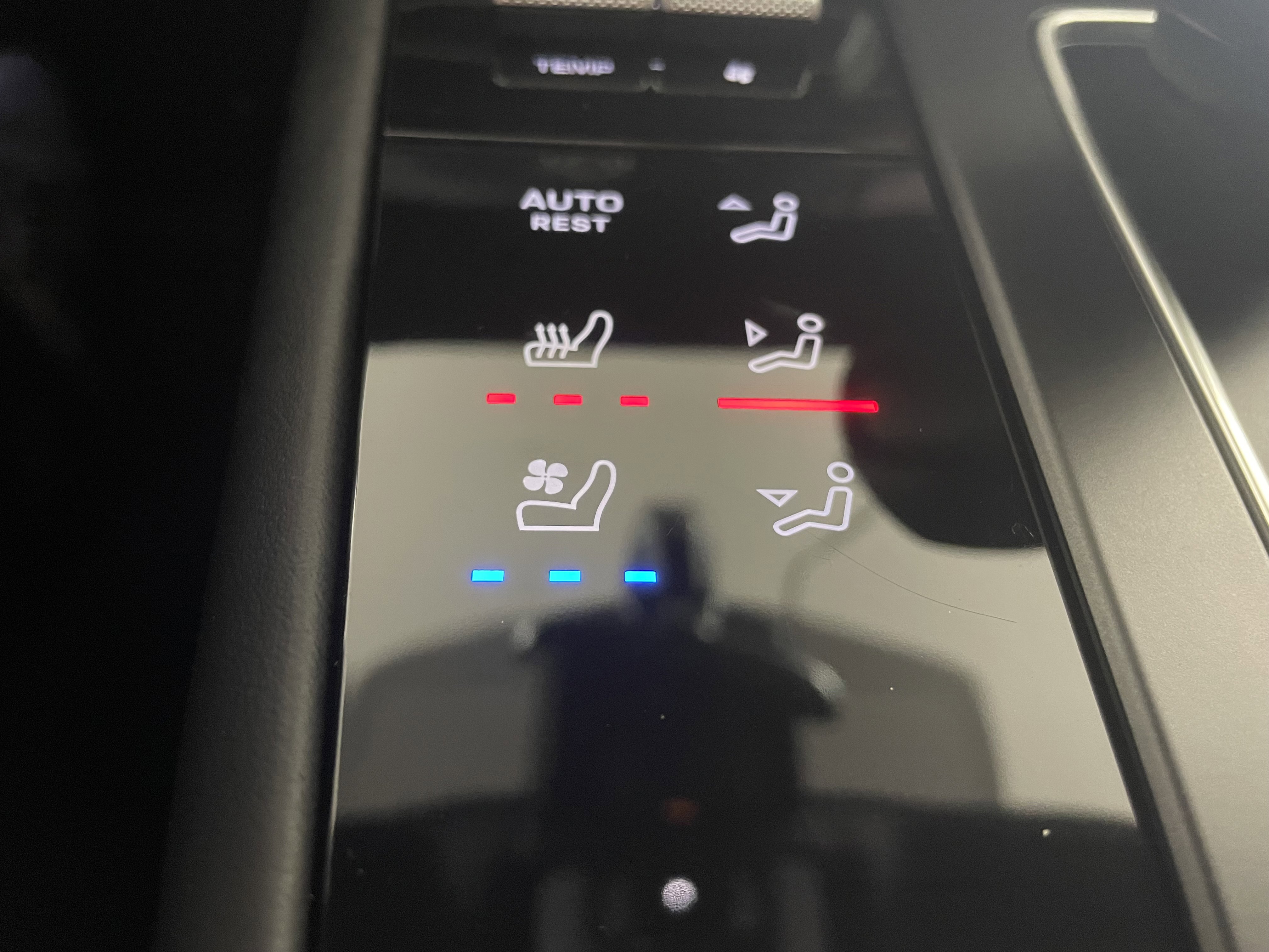 Certified 2024 Porsche Macan GTS image 23