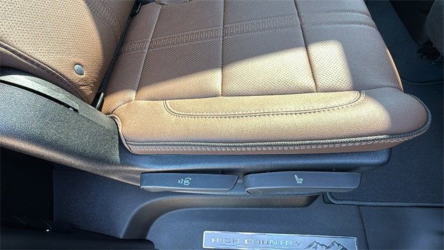 New 2026 Chevrolet Suburban High Country image 36