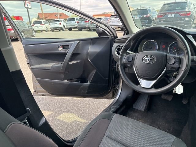 Used 2018 Toyota Corolla LE FWD image 15