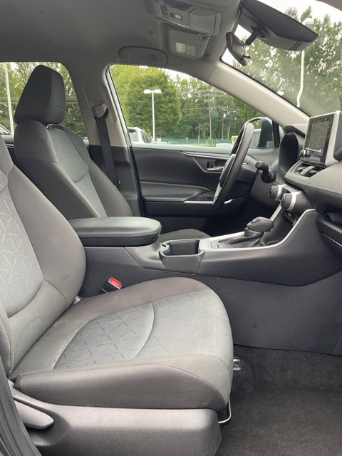 Used 2024 Toyota RAV4 XLE FWD image 15