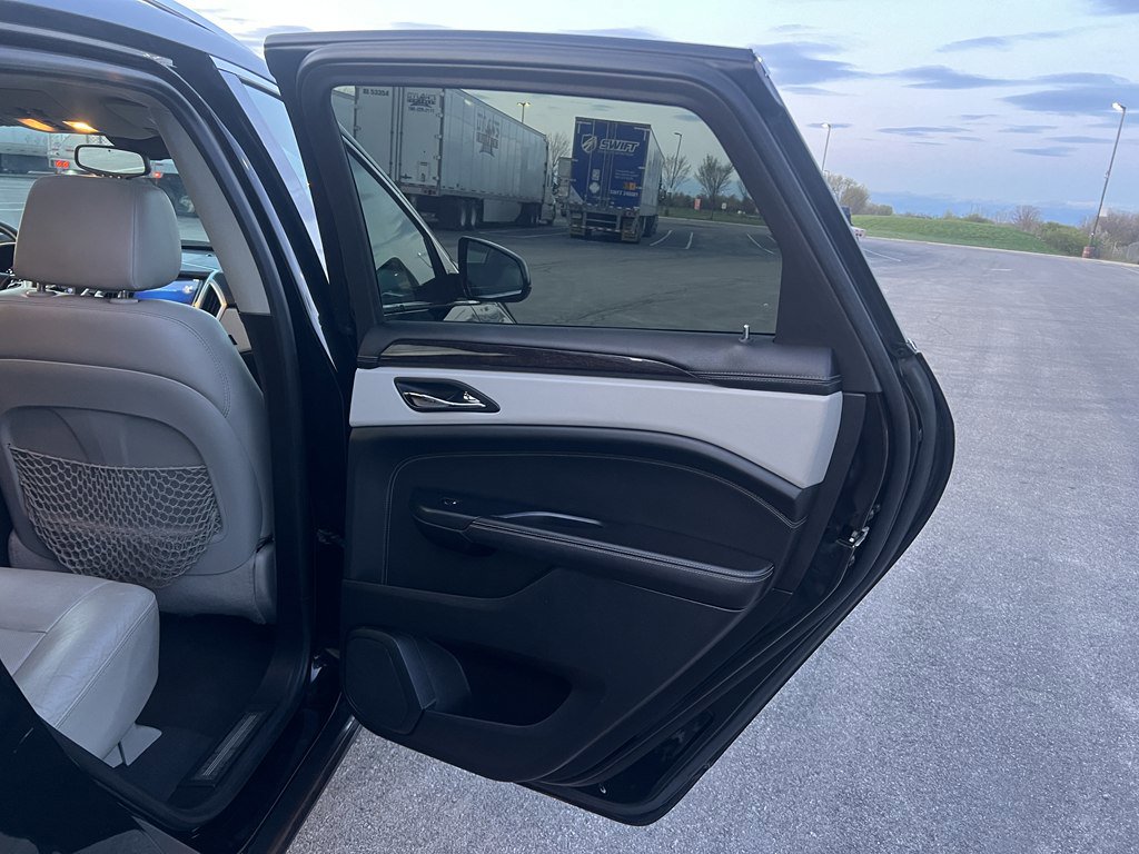 Used 2014 Cadillac SRX Performance w/ Driver Awareness Package image 12