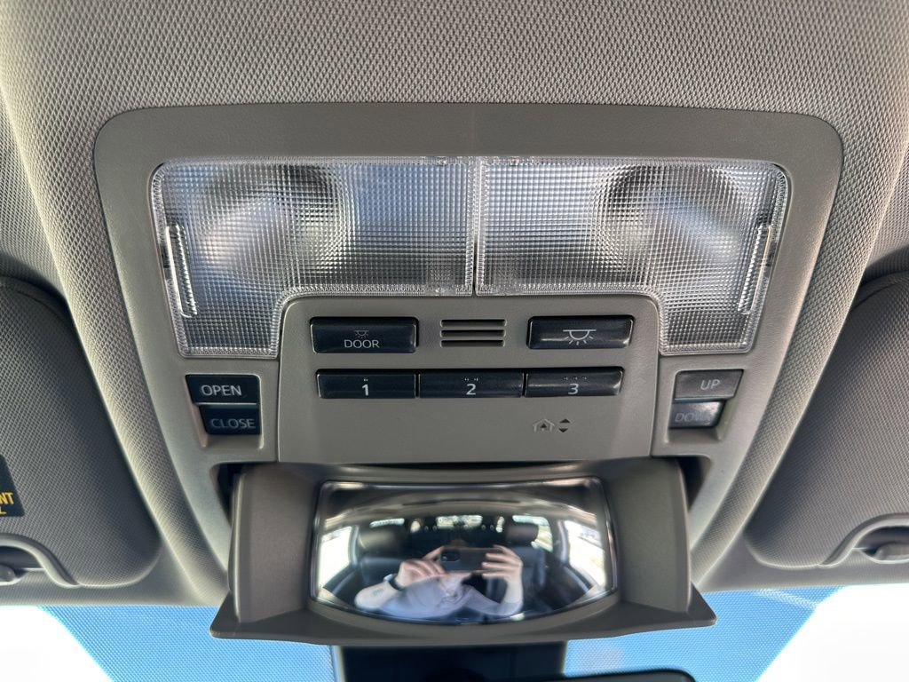 Used 2017 Toyota Highlander XLE image 48