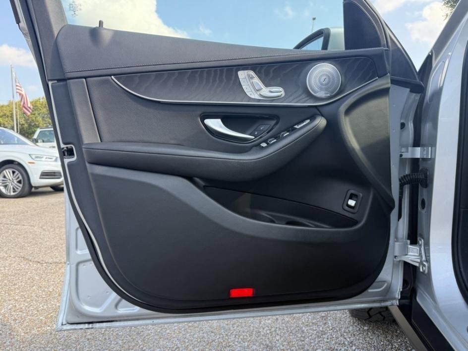 Used 2017 Mercedes-Benz GLC 300 4MATIC Coupe image 13