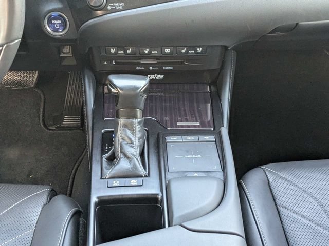 Used 2019 Lexus ES 300h Ultra Luxury w/ Accessory Package 2 FWD image 19