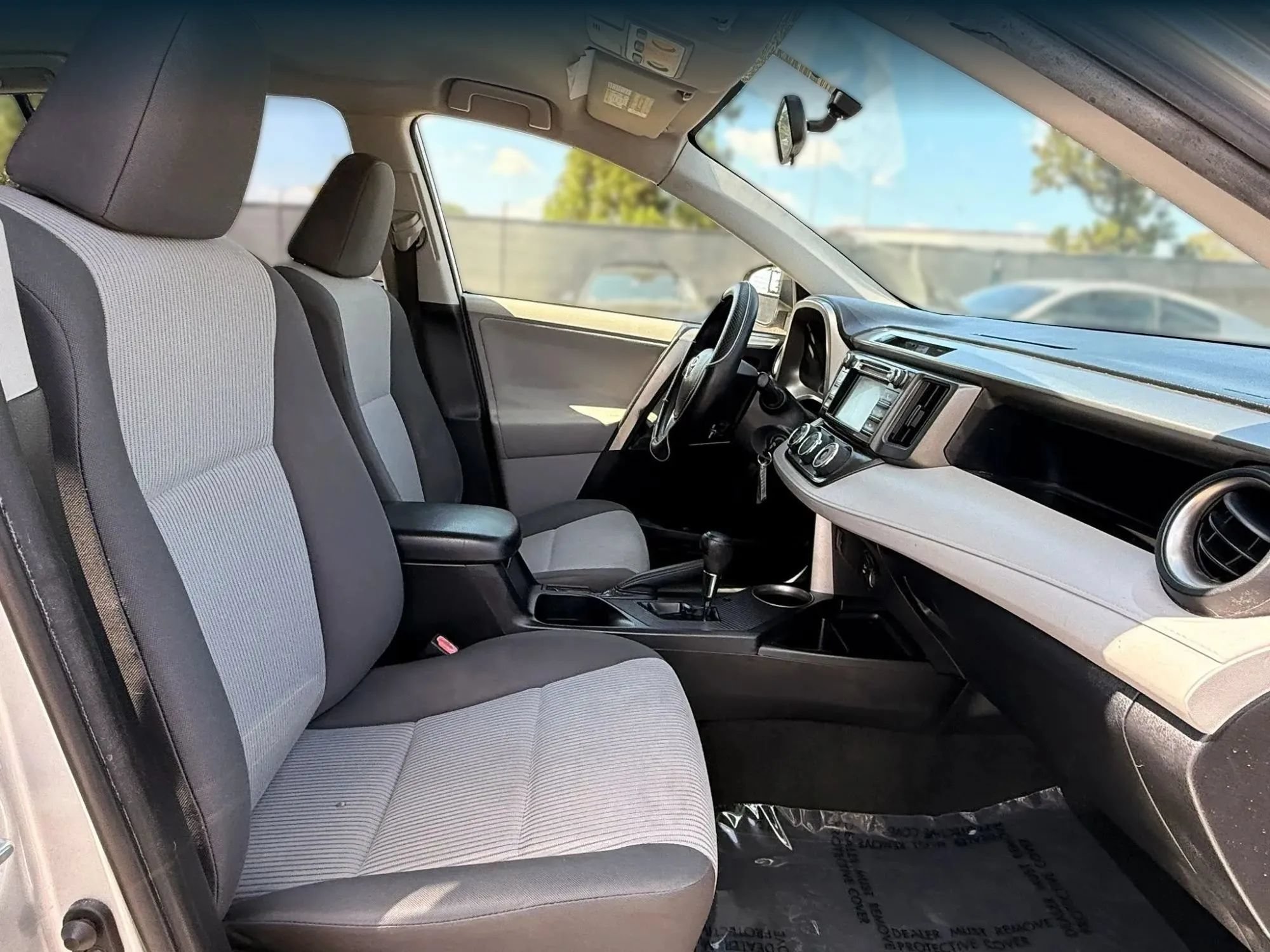 Used 2013 Toyota RAV4 LE FWD image 18