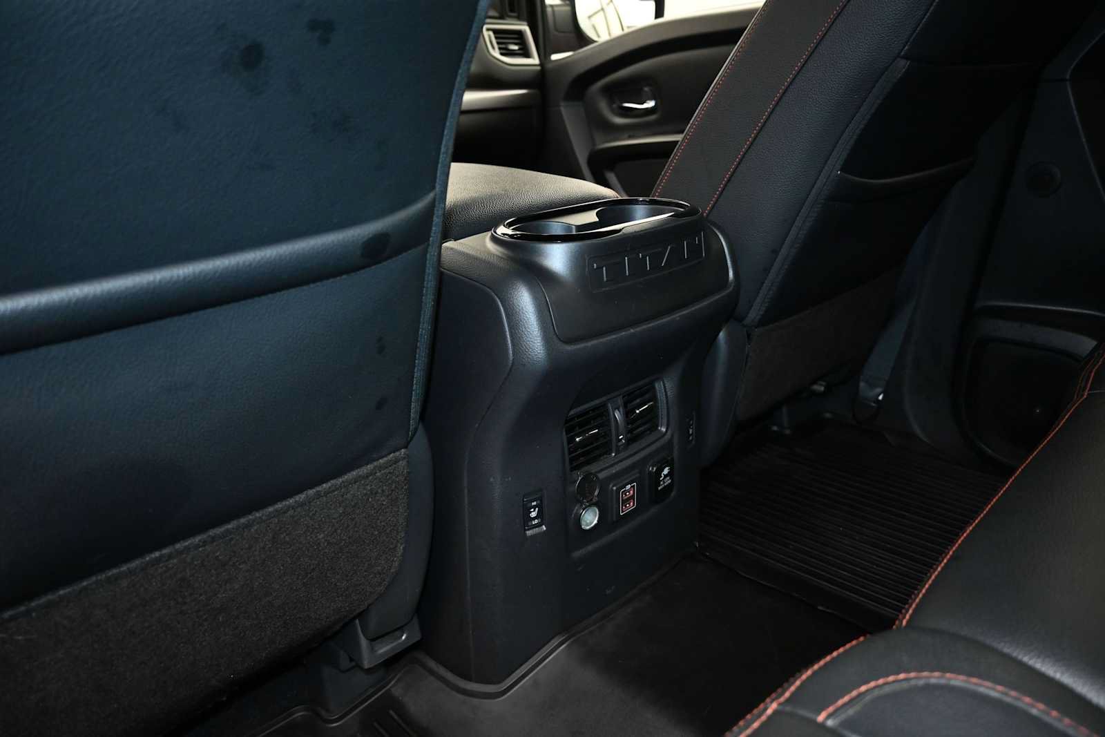 Used 2024 Nissan Titan PRO-4X w/ Pro-4x Convenience Package AWD/4WD image 22