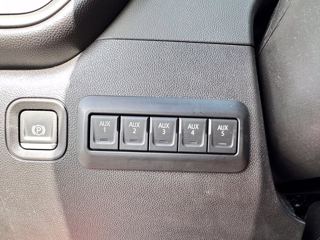 Used 2025 GMC Sierra 3500 Pro w/ Convenience Package AWD/4WD image 35