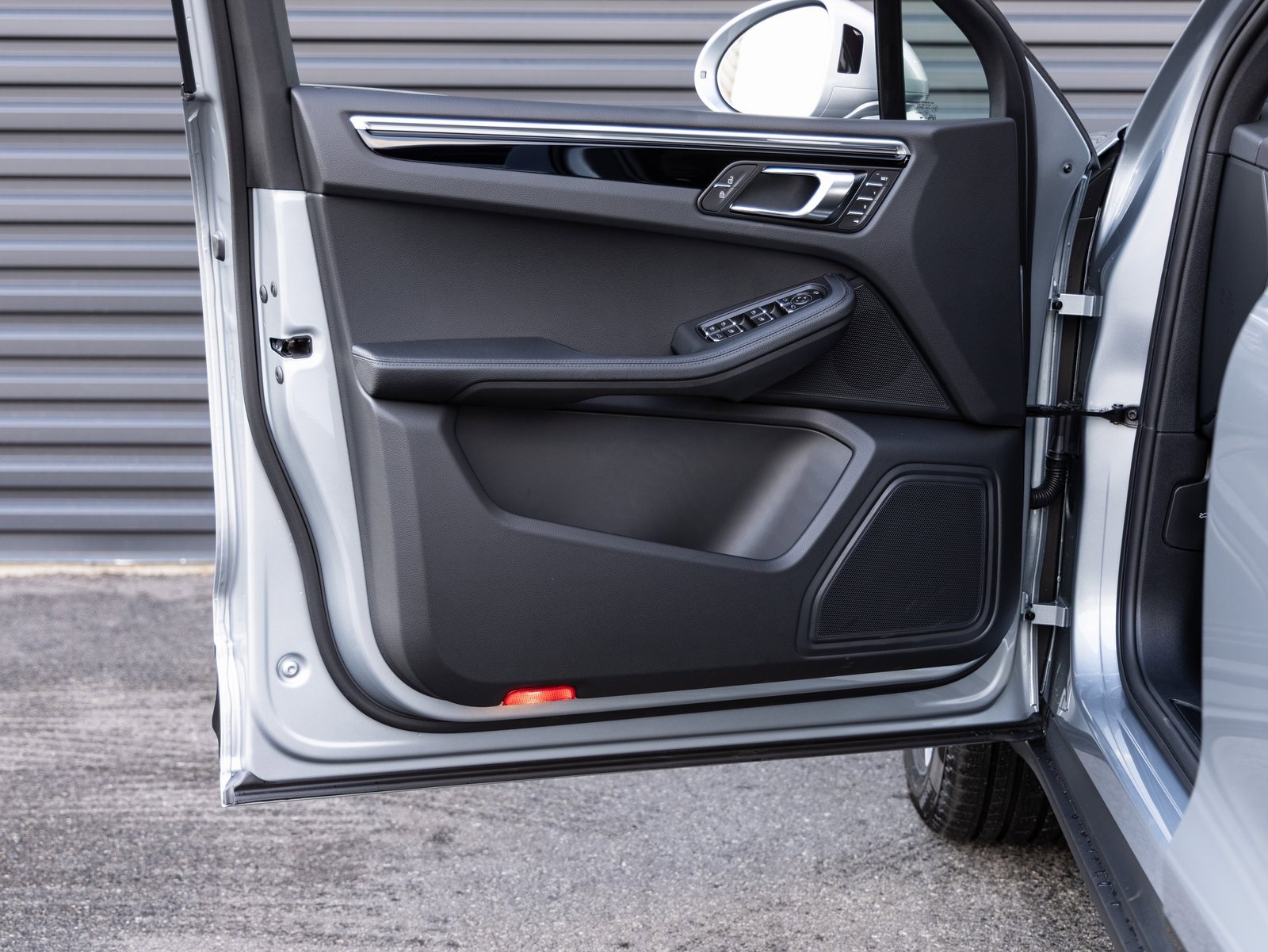 Certified 2026 Porsche Macan image 20