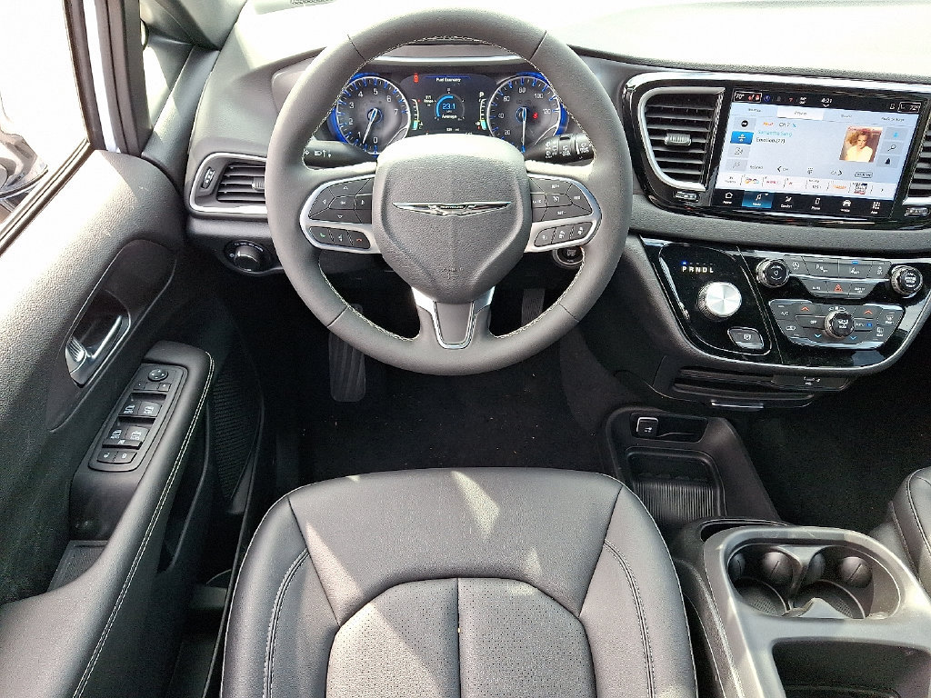 New 2026 Chrysler Voyager LX FWD image 8