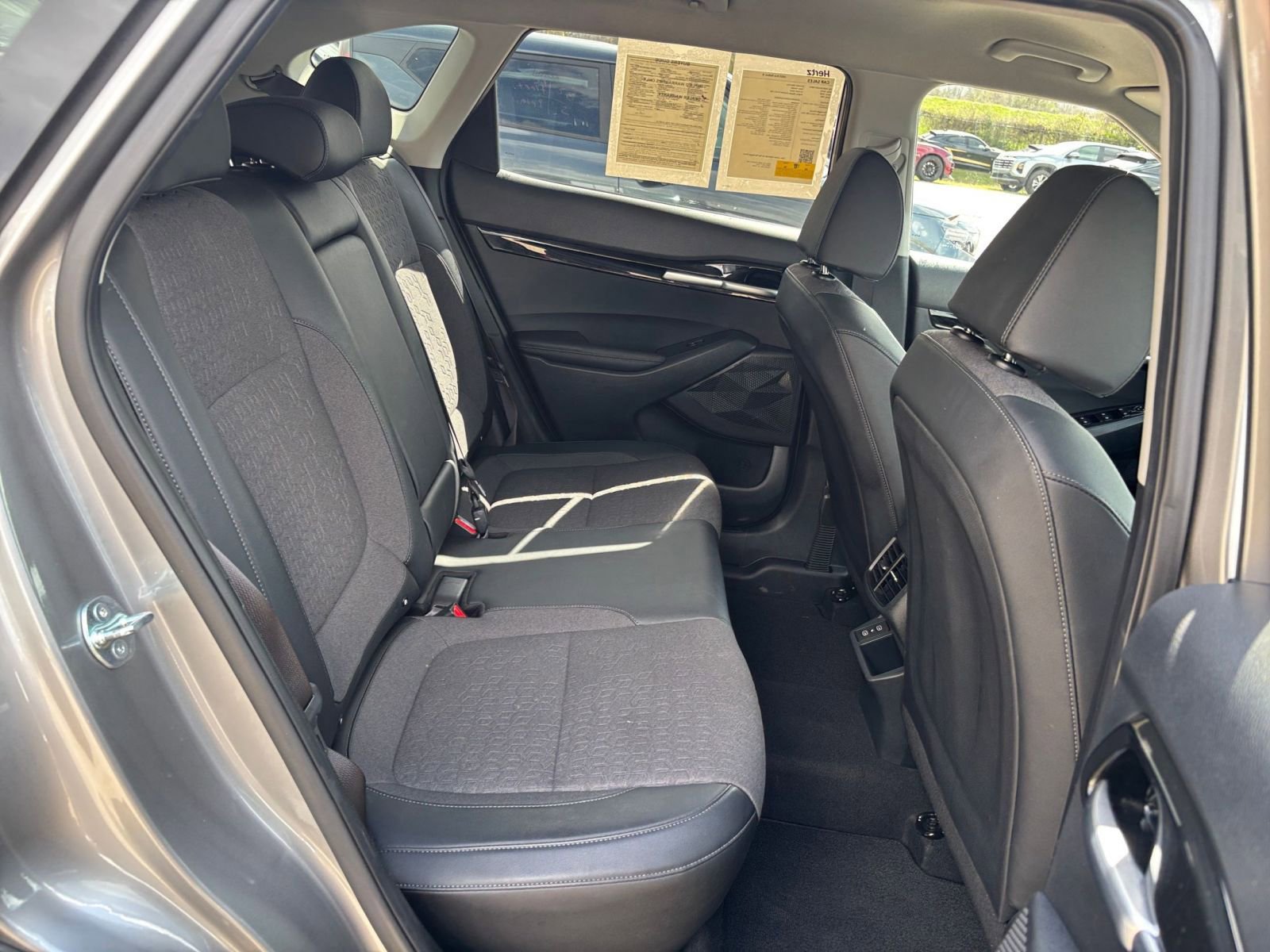 Used 2025 Kia Seltos S image 27